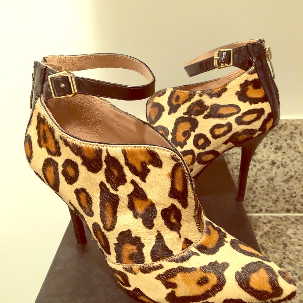 Enzo Angiolini Suede Leopard Print Ankle shoe